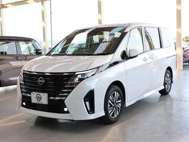 Nissan Serena Highway Star V 2025 — фото 1, купить с доставкой в Москву