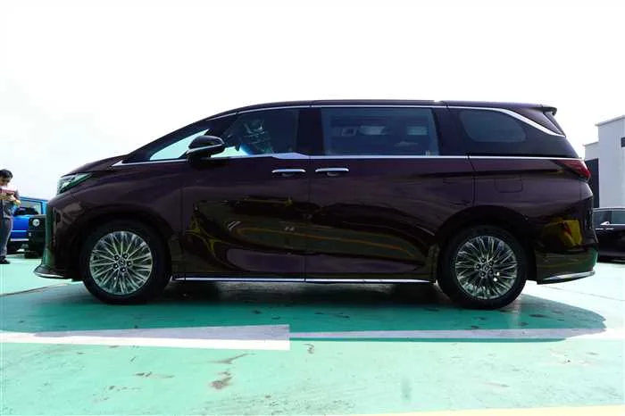Lexus Other BRAND NEW LEXUS LM350h LUXURY 2025 — миниатюра 2