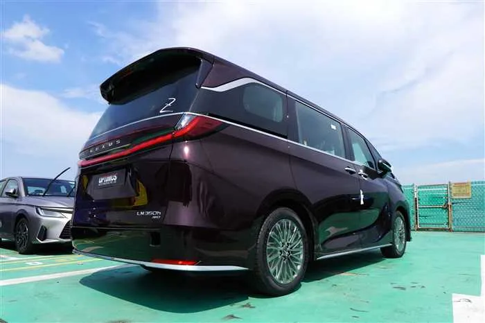 Lexus Other BRAND NEW LEXUS LM350h LUXURY 2025 — миниатюра 5