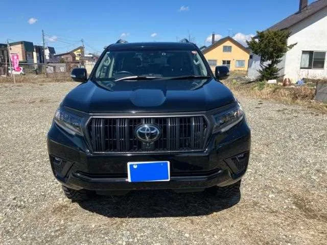 Toyota Land Cruiser Prado 2022 — фото 1, купить с доставкой в Москву
