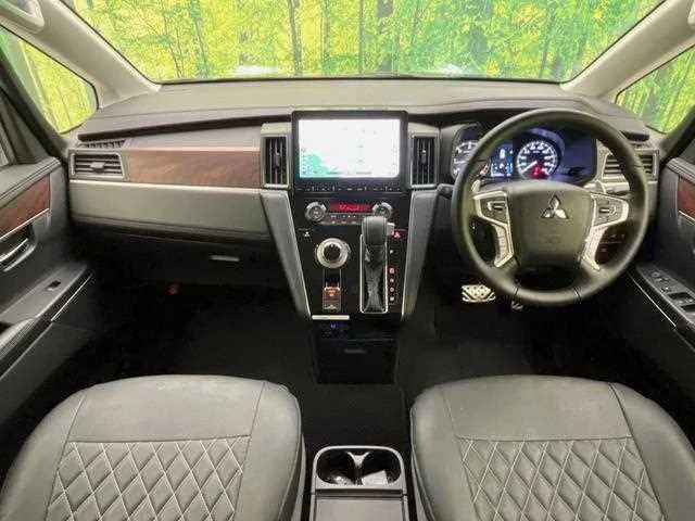 Mitsubishi Delica D:5 2024 — миниатюра 2