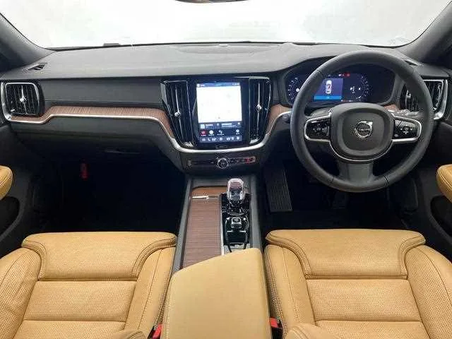 Volvo V60 2024 — миниатюра 2