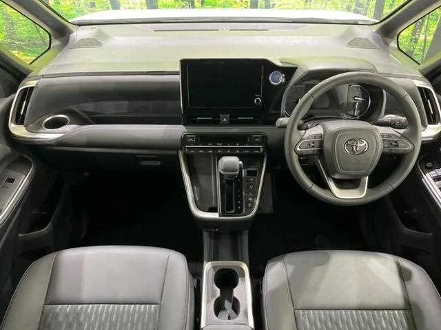 Toyota Noah 2023 — миниатюра 2