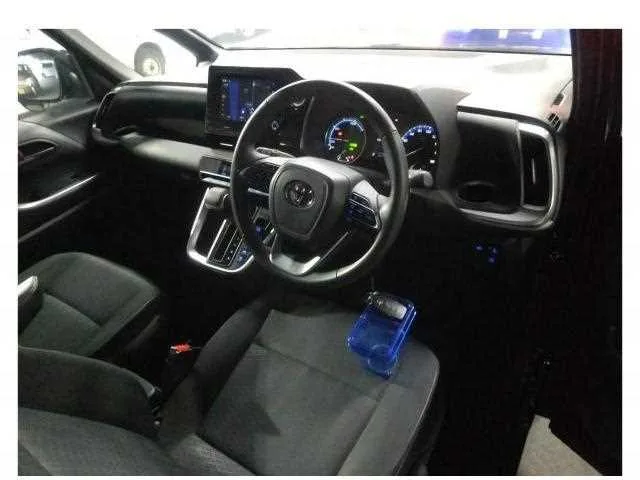 Toyota Noah 2023 — миниатюра 3