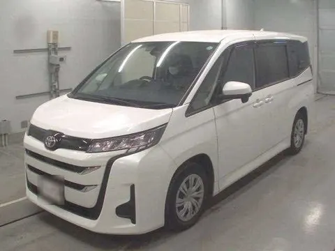 Toyota Noah 2024 купить в Москве