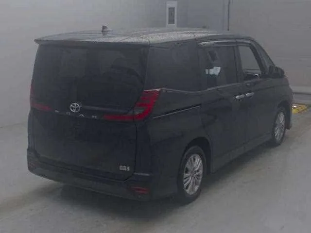 Toyota Noah 2023 — миниатюра 2