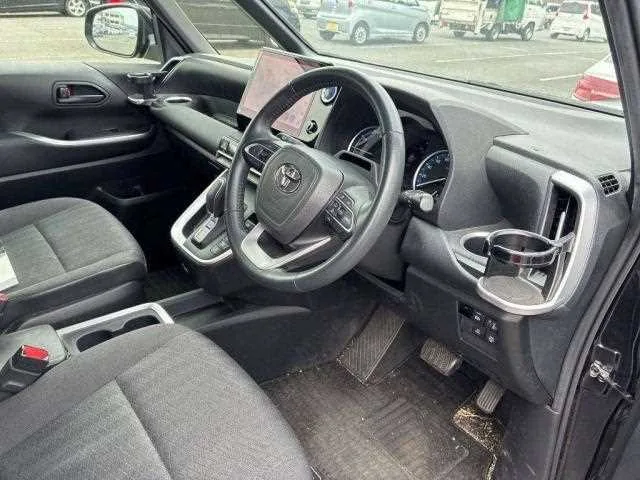 Toyota Noah 2023 — миниатюра 4
