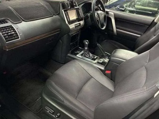 Toyota Land Cruiser Prado 2023 — миниатюра 5