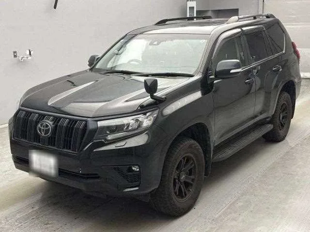 Toyota Land Cruiser Prado 2023 — фото 1, купить с доставкой в Москву