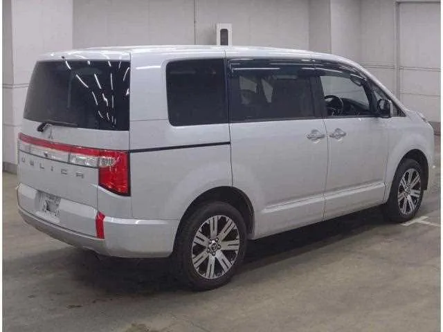 Mitsubishi Delica D:5 4WD 2023 — миниатюра 3