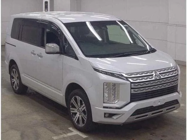 Mitsubishi Delica D:5 4WD 2023 — фото 1, купить с доставкой в Москву