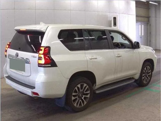 Toyota Land Cruiser Prado 2022 — миниатюра 2