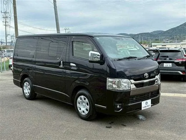 Toyota Hiace Van 2023 — миниатюра 5