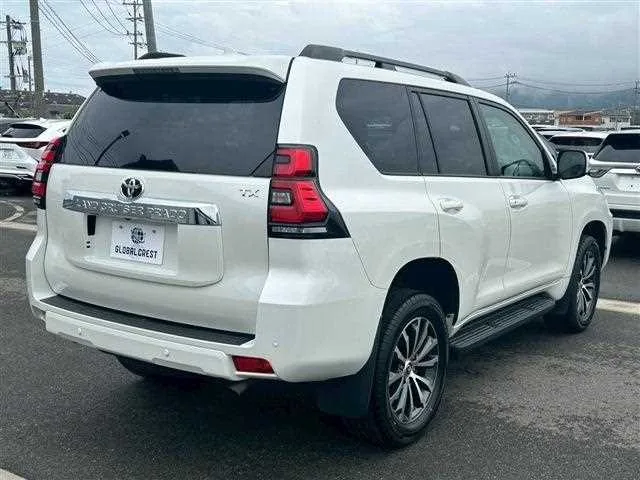 Toyota Land Cruiser Prado 2023 — миниатюра 3