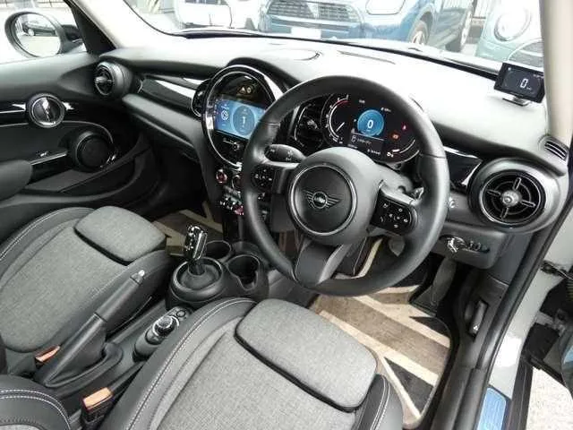 BMW MINI 2022 — миниатюра 5