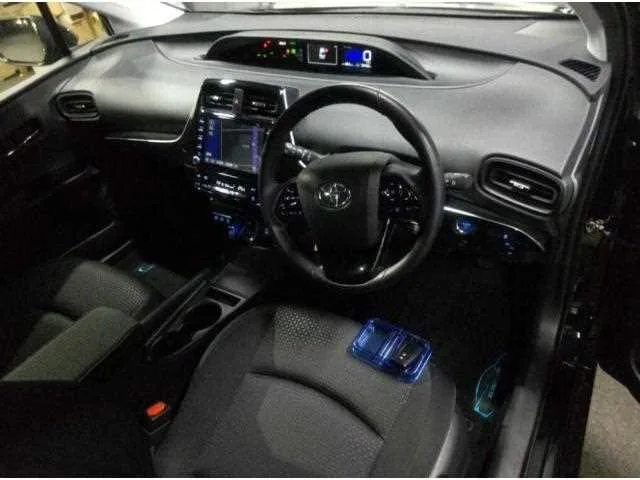 Toyota Prius 2022 — миниатюра 2