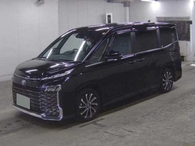 Toyota Voxy 2024 — фото 1, купить с доставкой в Москву