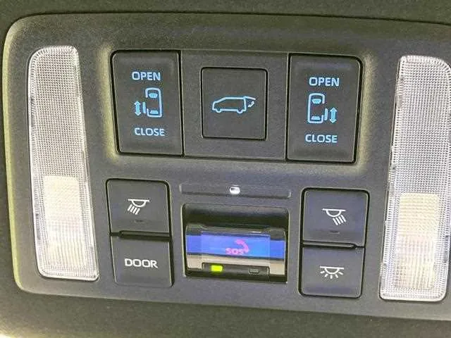 Toyota Voxy 2024 — миниатюра 3