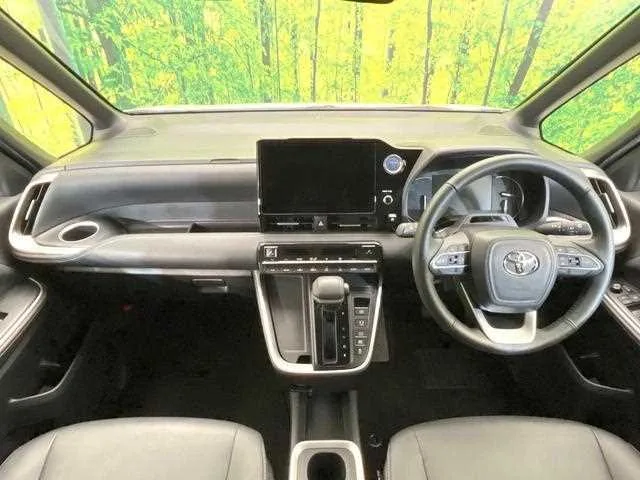 Toyota Noah 2023 — миниатюра 2