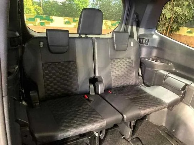 Toyota Voxy 2024 — миниатюра 4