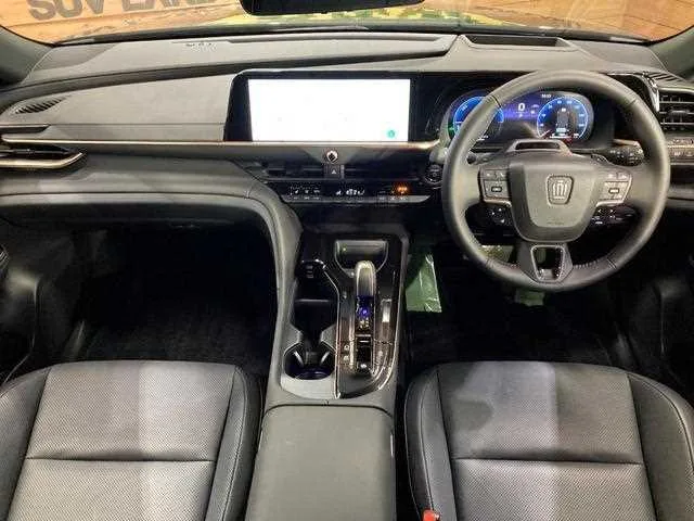 Toyota Crown Estate 2025 — миниатюра 2