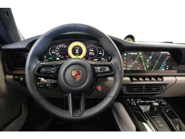 Porsche 911 GTS PDK 2025 — миниатюра 2