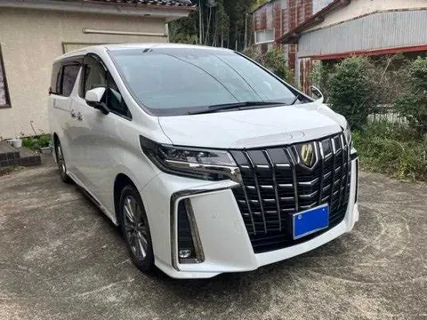 Toyota Alphard G 2022 buy in Moscow