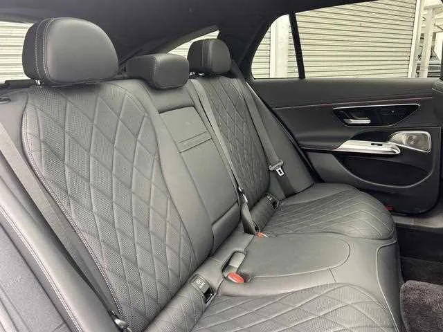 Mercedes-Benz E-Class 2025 — миниатюра 5