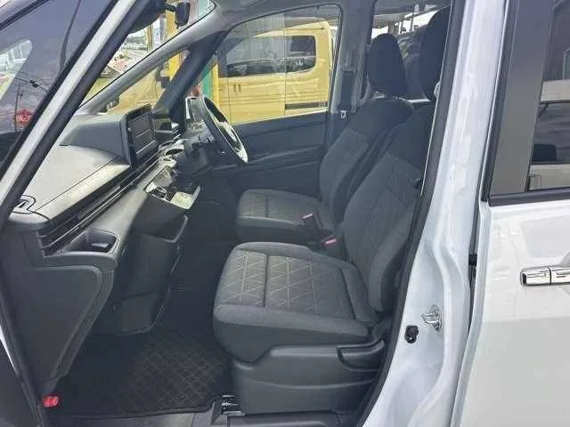 Nissan Serena 2025 — миниатюра 4