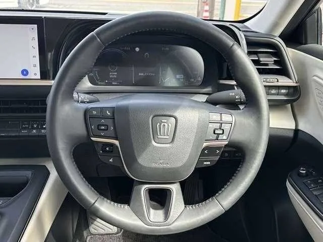 Toyota Crown Comfort 2022 — миниатюра 5