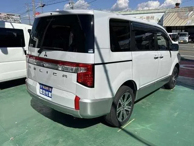 Mitsubishi Delica D:5 2024 — миниатюра 2