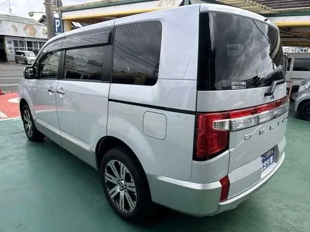Mitsubishi Delica D:5 2024 — миниатюра 2