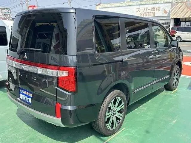 Mitsubishi Delica D:5 2023 — миниатюра 2