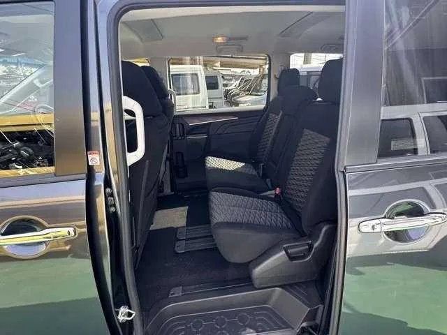 Mitsubishi Delica D:5 2023 — миниатюра 3