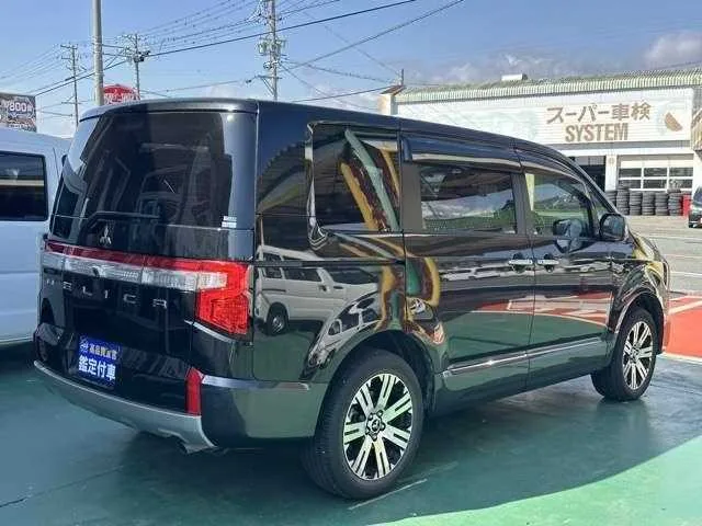 Mitsubishi Delica D:5 2024 — миниатюра 2