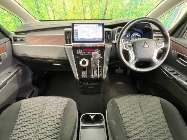 Mitsubishi Delica D:5 2022 — миниатюра 2
