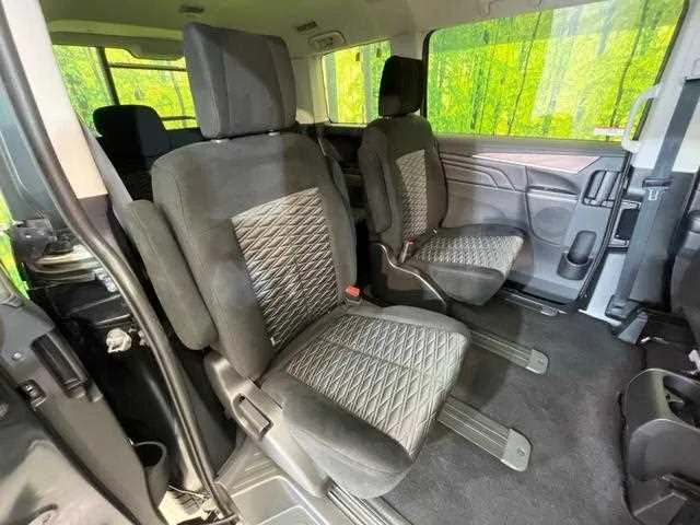 Mitsubishi Delica D:5 2022 — миниатюра 4