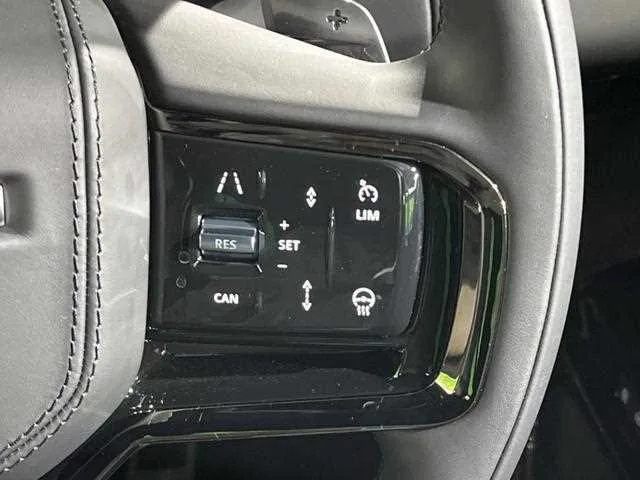 Land Rover Range Rover Sport 2025 — миниатюра 4
