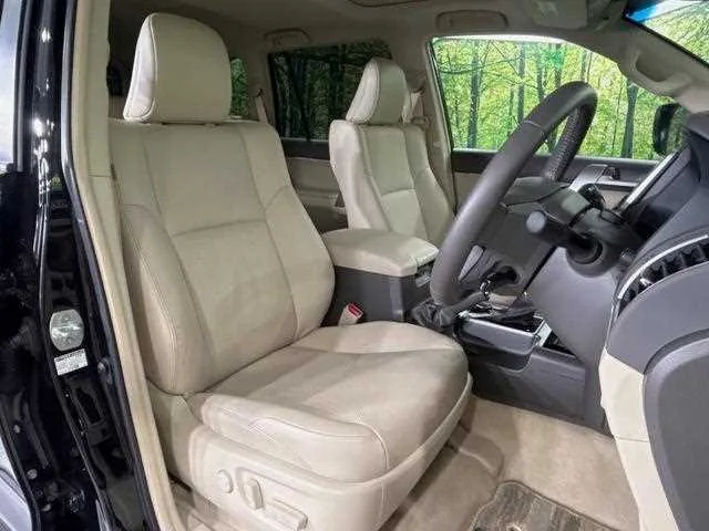 Toyota Land Cruiser Prado 2023 — миниатюра 5