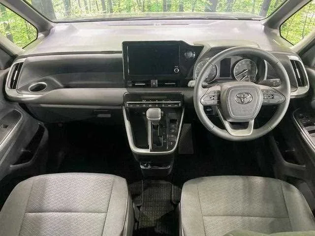 Toyota Noah 2025 — миниатюра 2