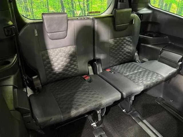 Toyota Voxy 2025 — миниатюра 4