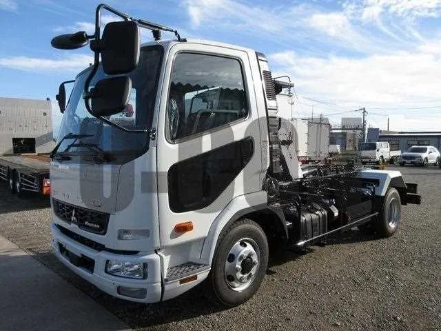 Mitsubishi Fuso Fighter 2025 — миниатюра 2