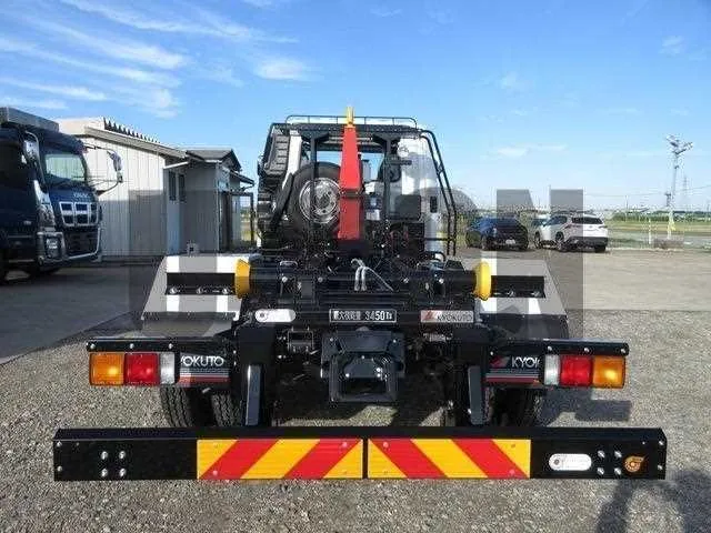 Mitsubishi Fuso Fighter 2025 — миниатюра 3