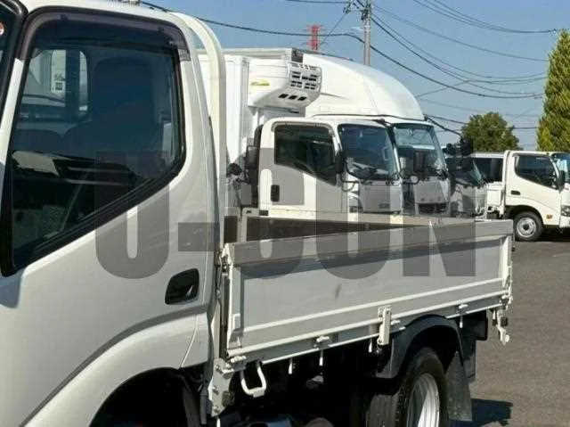 Hino Dutro 2024 — миниатюра 3