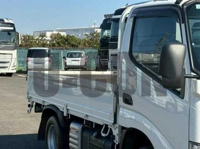 Hino Dutro 2024 — миниатюра 5