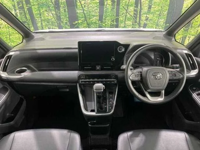 Toyota Noah 2023 — миниатюра 2
