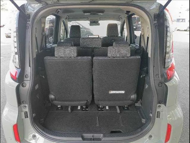 Toyota Sienta Hybrid Z 2023 — миниатюра 4