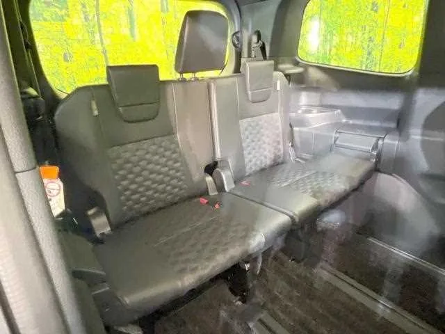 Toyota Voxy 2023 — миниатюра 4