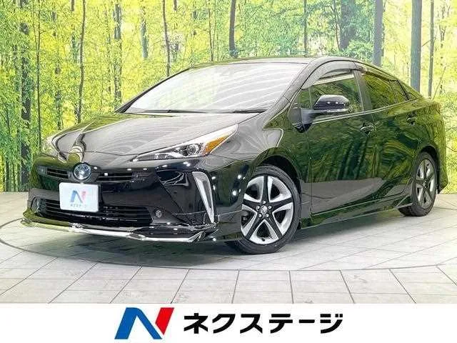 Toyota Prius 2022 — фото 1, купить с доставкой в Москву