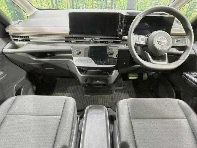 Nissan Serena 2025 — миниатюра 2